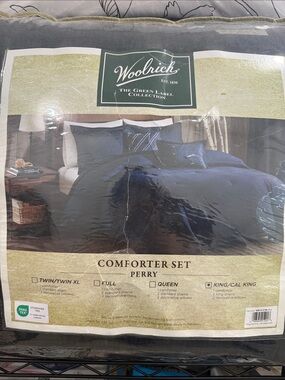 Woolrich Perry Comforter Set in Navy Blue